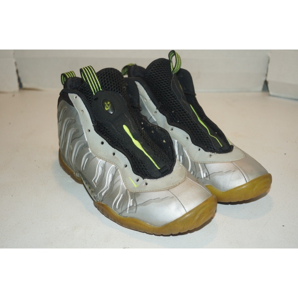 Nike Little Posite One Metallic Silver Boys Shoes Size 7Y NO LACES- U11 - Picture 2 of 7
